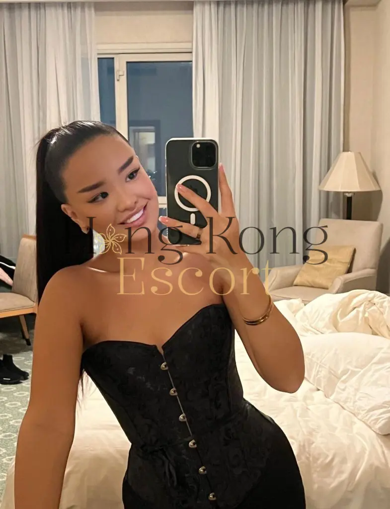 Lia - Escort Hong Kong, bust 3, height 172 cm