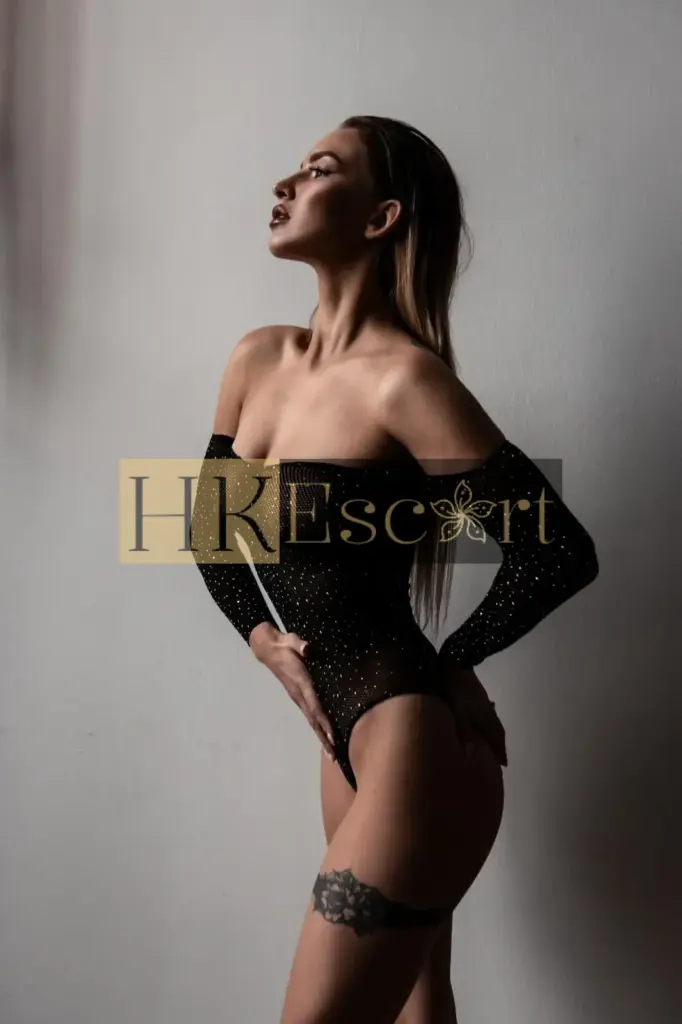 Natalia - Escort Hong Kong, bust 2, height 165 cm, weight 47 kg
