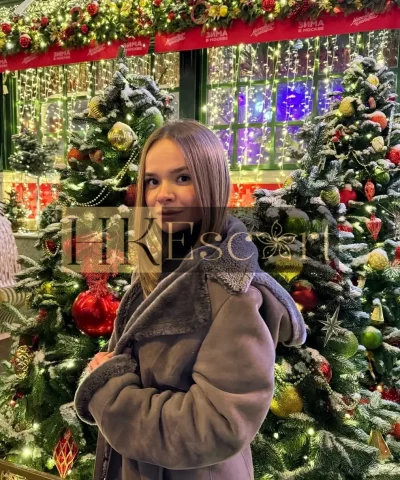 Athena, 22 years old, weight 56 kg, height 168 cm