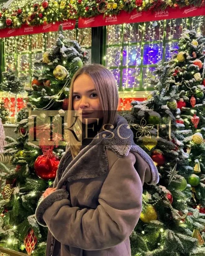 Athena, 22 years old, weight 56 kg, height 168 cm