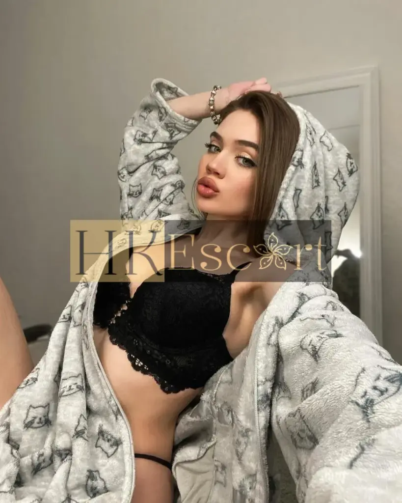 Millie - Escort Hong Kong, bust 2, height 175 cm, weight 54 kg