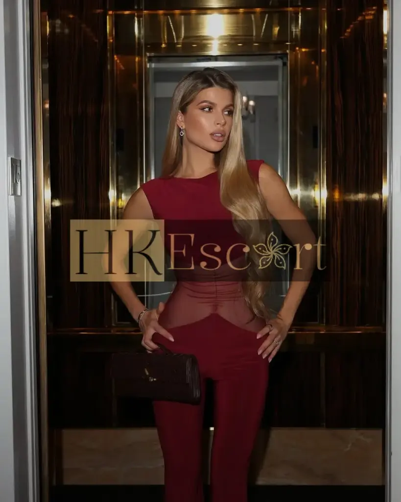 Evelyn - Escort Hong Kong, bust 3, height 176 cm, weight 62 kg