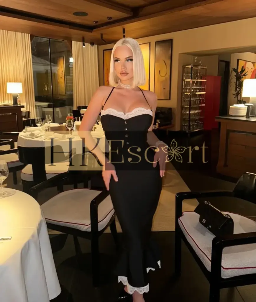 Eleanor - Escort Hong Kong, bust 3, height 172 cm, weight 57 kg