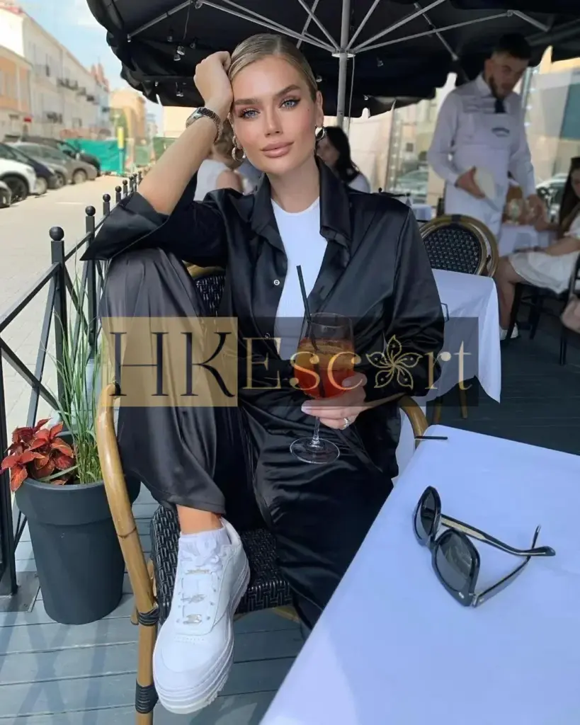 Elia - Escort Hong Kong, bust 2, height 175 cm, weight 58 kg