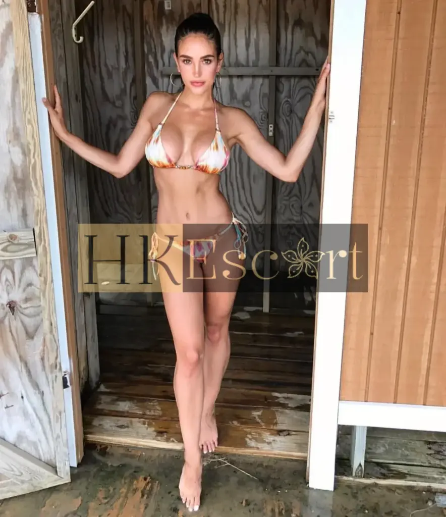 Isabella - Escort Hong Kong, bust 4, height 163 cm, weight 56 kg