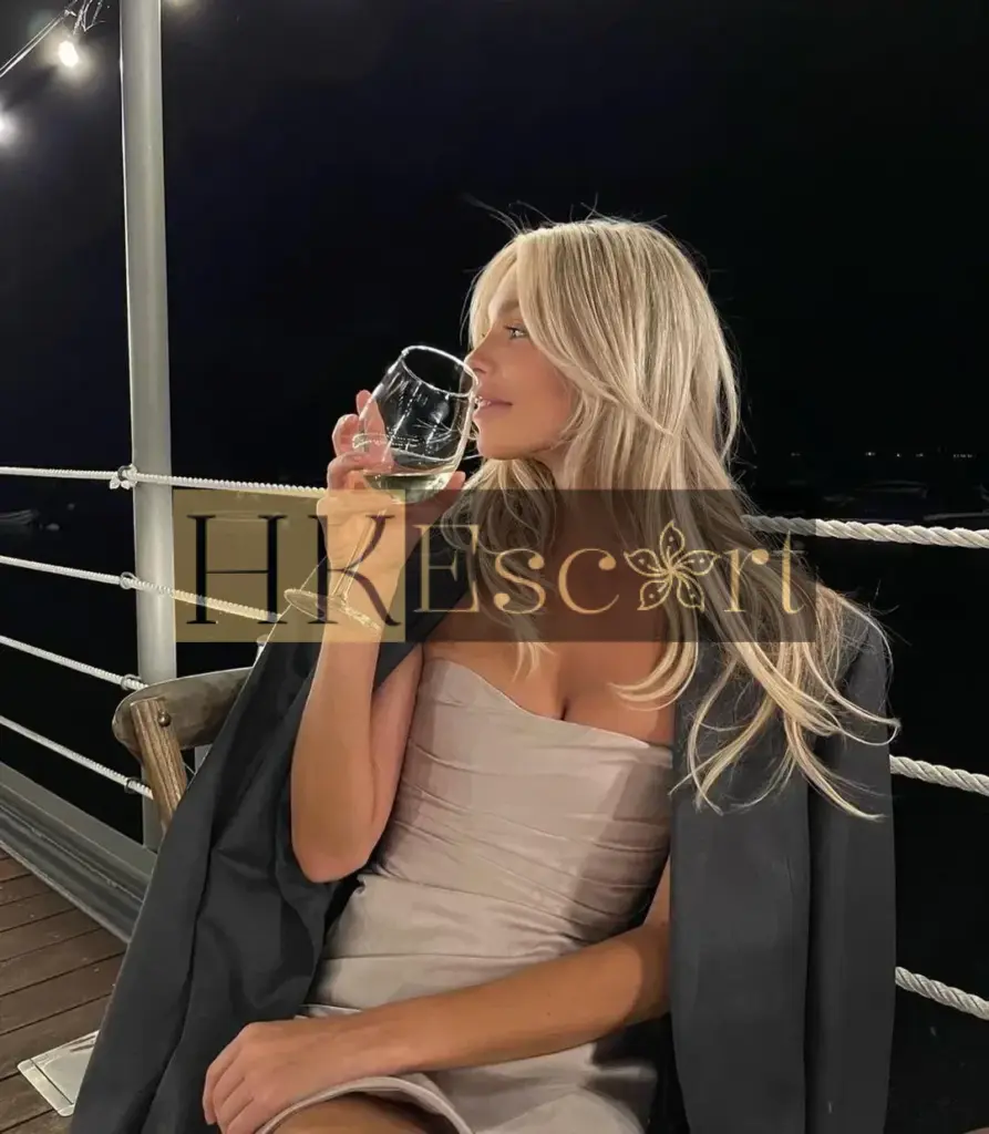 Venus - Escort Hong Kong, bust 2, height 170 cm, weight 51 kg