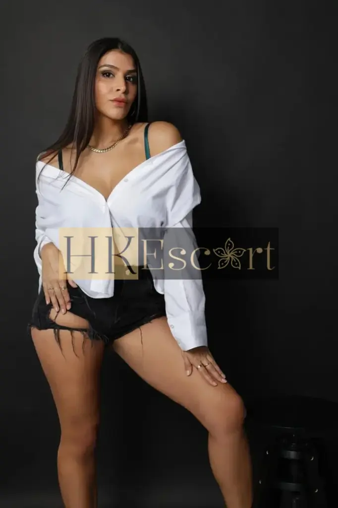 Nayla - Escort Hong Kong, bust 3, height 170 cm, weight 58 kg