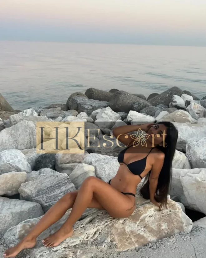 Catalina, 24 years old, weight 49 kg, height 168 cm