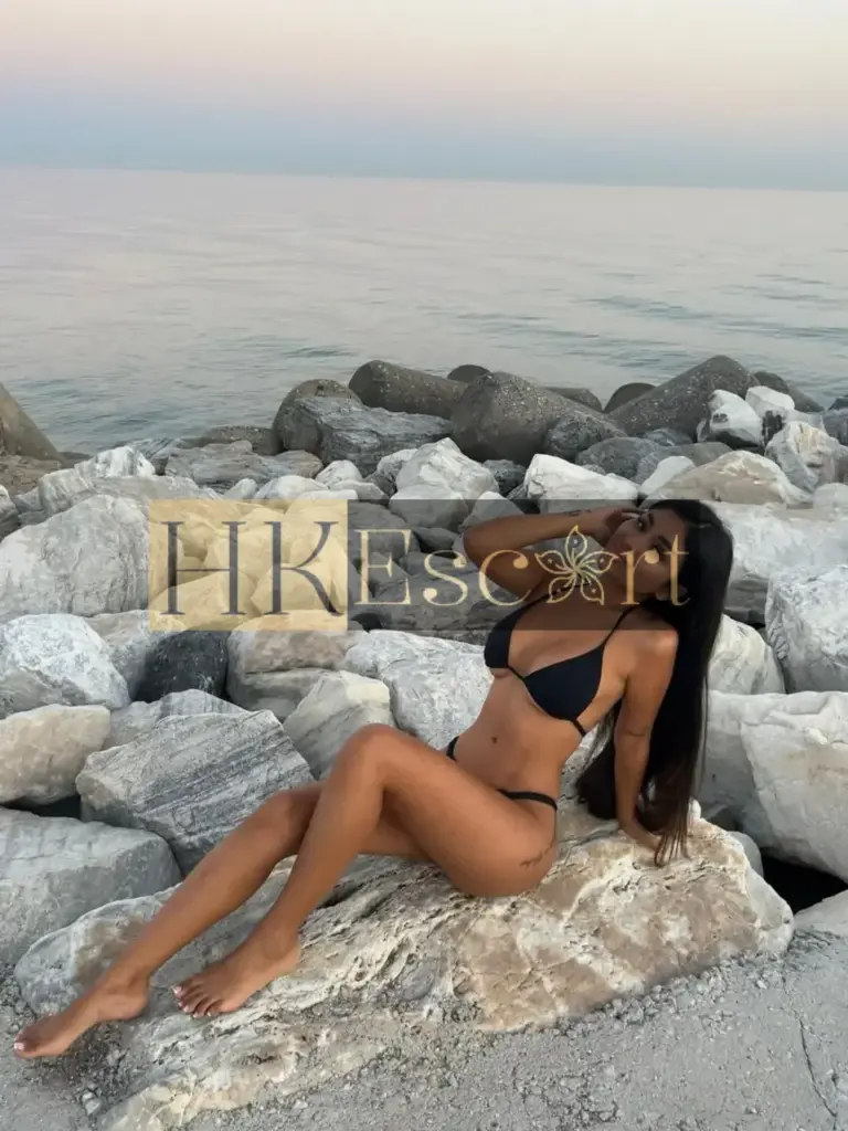 Catalina - Escort Hong Kong, bust 3, height 168 cm, weight 49 kg