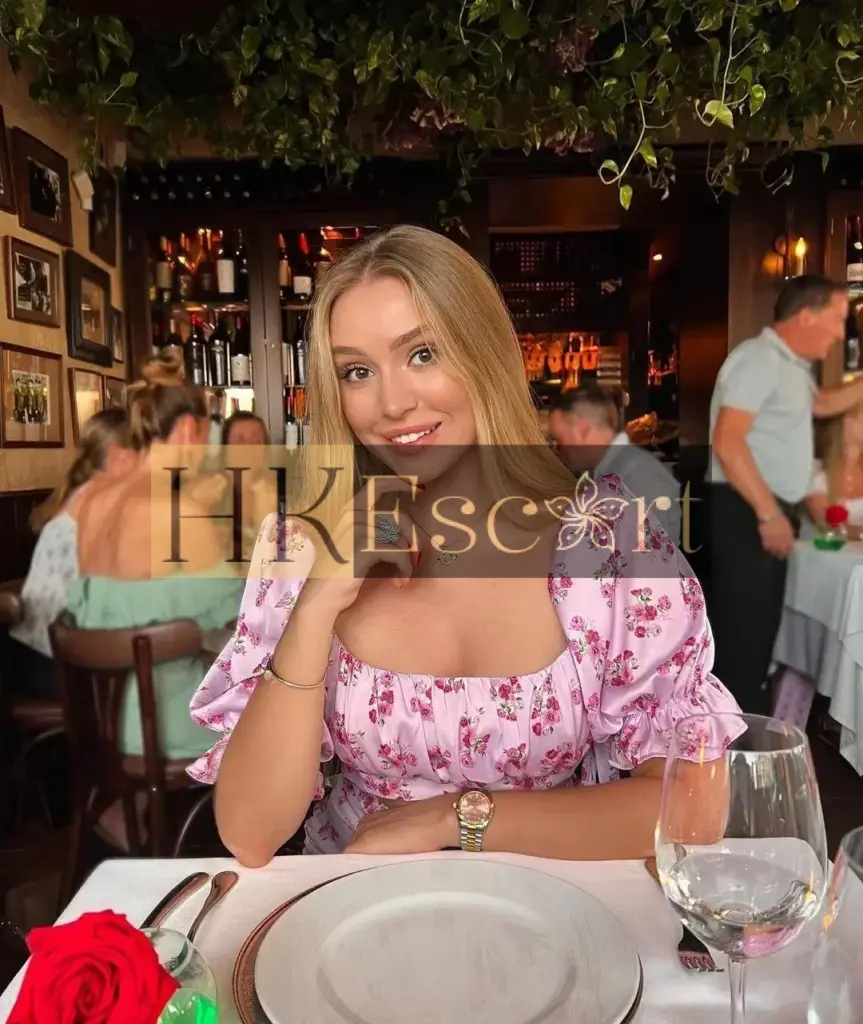 Esme - Escort Hong Kong, bust 2, height 175 cm, weight 60 kg