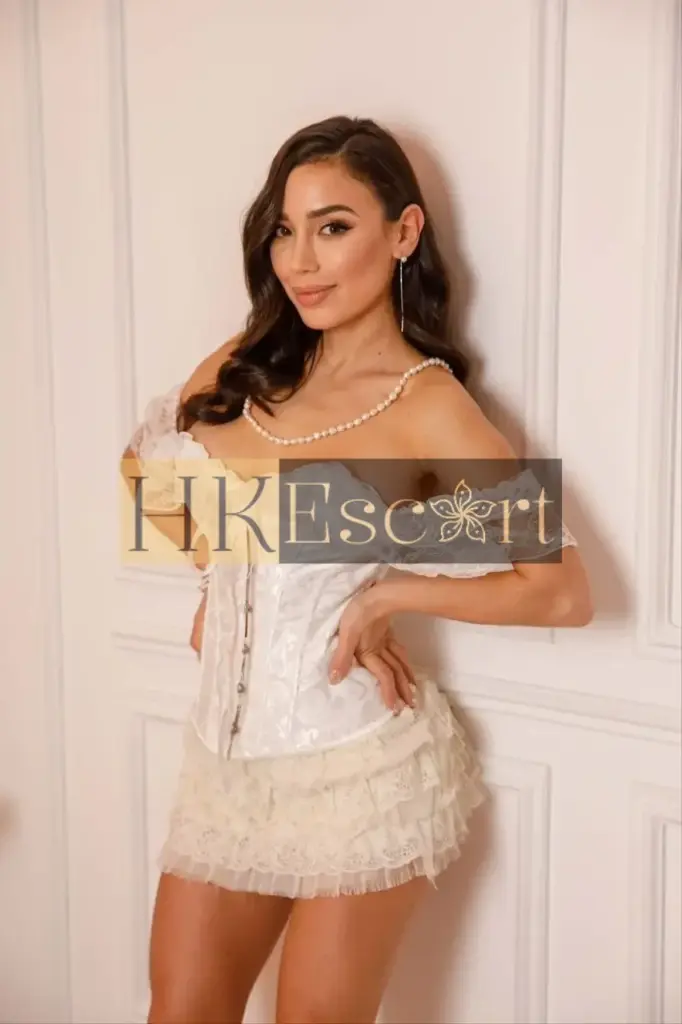 Adriana - Escort Hong Kong, bust 3, height 175 cm, weight 59 kg