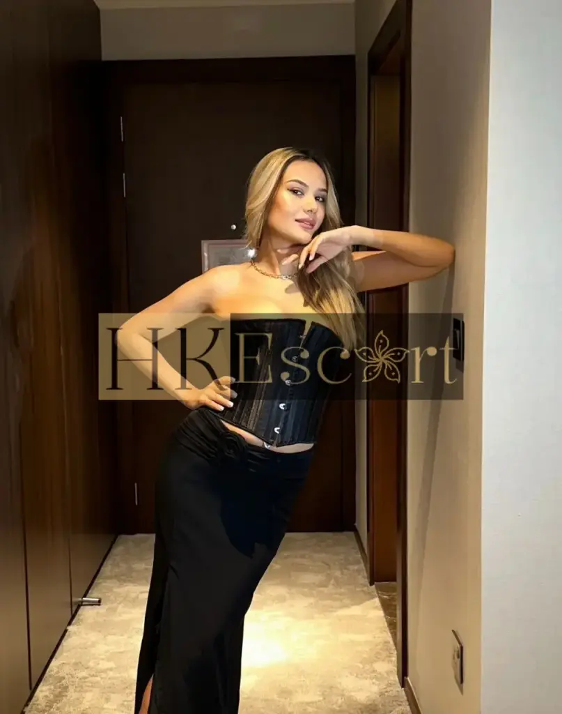 Eliza - Escort Hong Kong, bust 2, height 165 cm, weight 51 kg