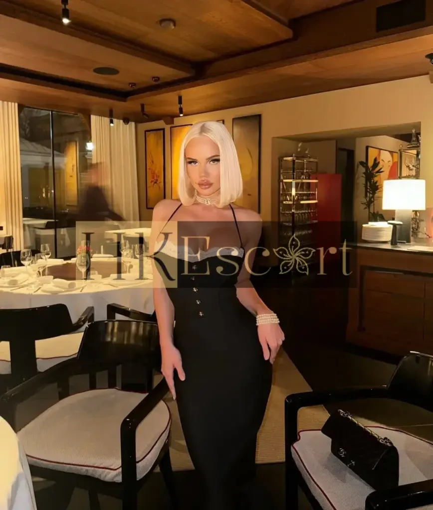 Eleanor - Escort Hong Kong, bust 3, height 172 cm, weight 57 kg