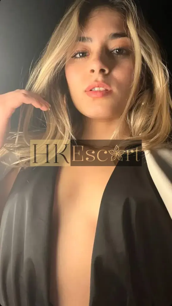 Sophia - Escort Hong Kong, bust 2, height 160 cm, weight 50 kg