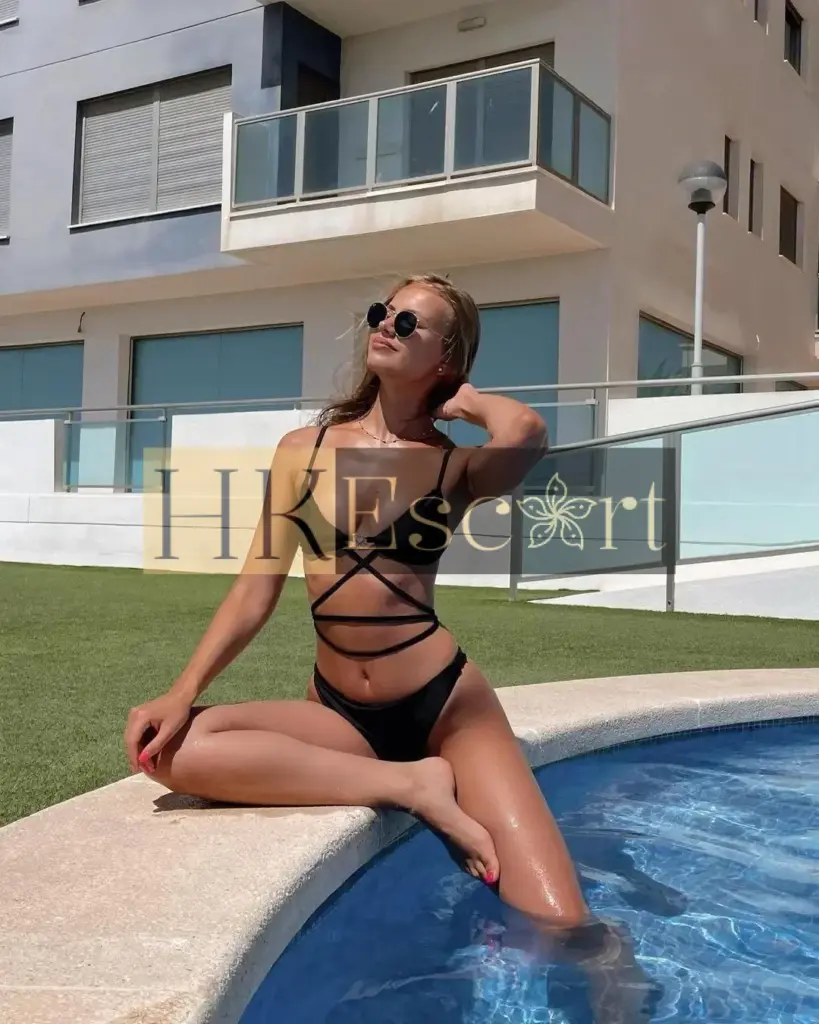 Francesca - Escort Hong Kong, bust 1, height 175 cm, weight 57 kg