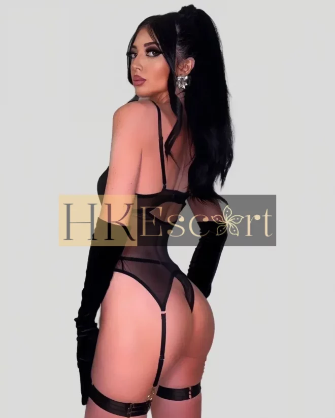 Autumn, 21 years old, weight 62 kg, height 180 cm