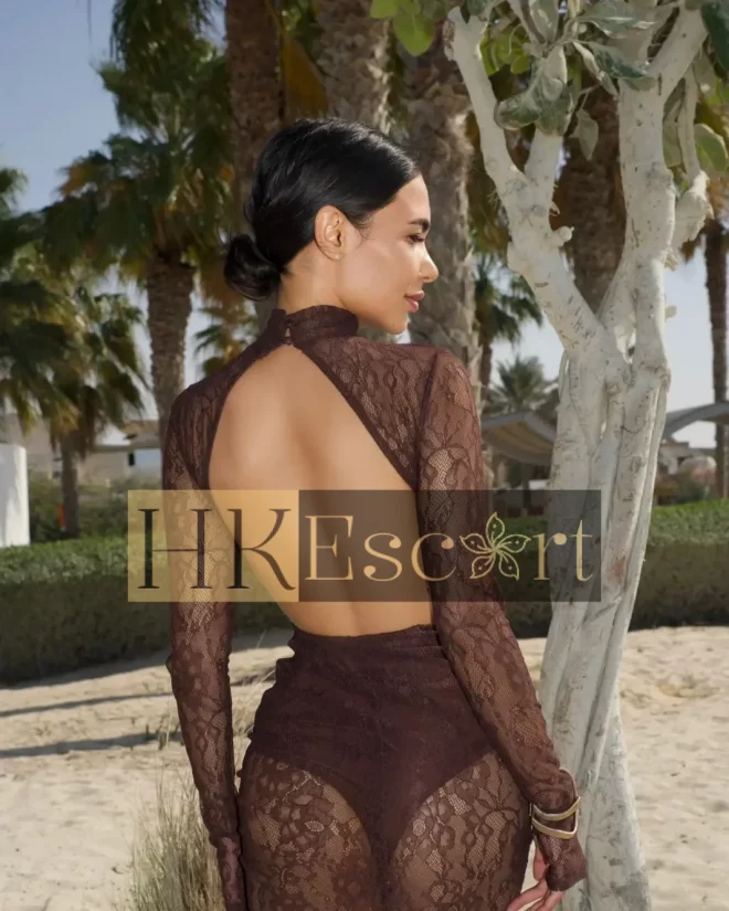 Leila, 30 years old, weight 53 kg, height 167 cm