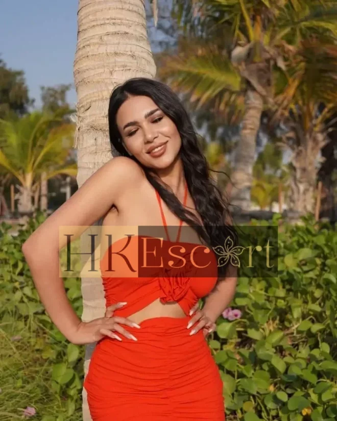 Leila, 30 years old, weight 53 kg, height 167 cm