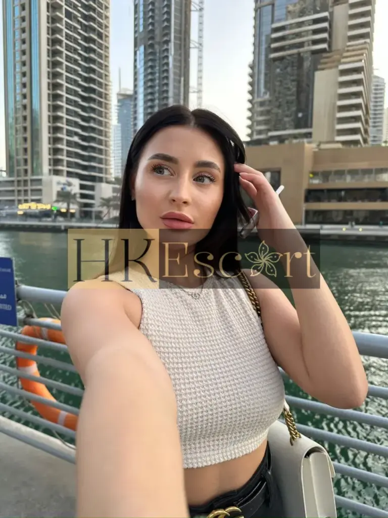 Lisa - Escort Hong Kong, bust 2, height 160 cm, weight 54 kg