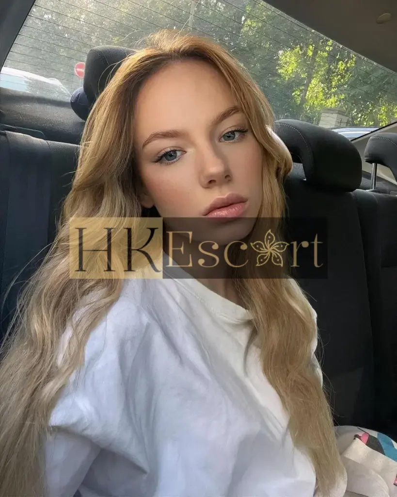 Hadley - Escort Hong Kong, bust 2, height 176 cm, weight 58 kg