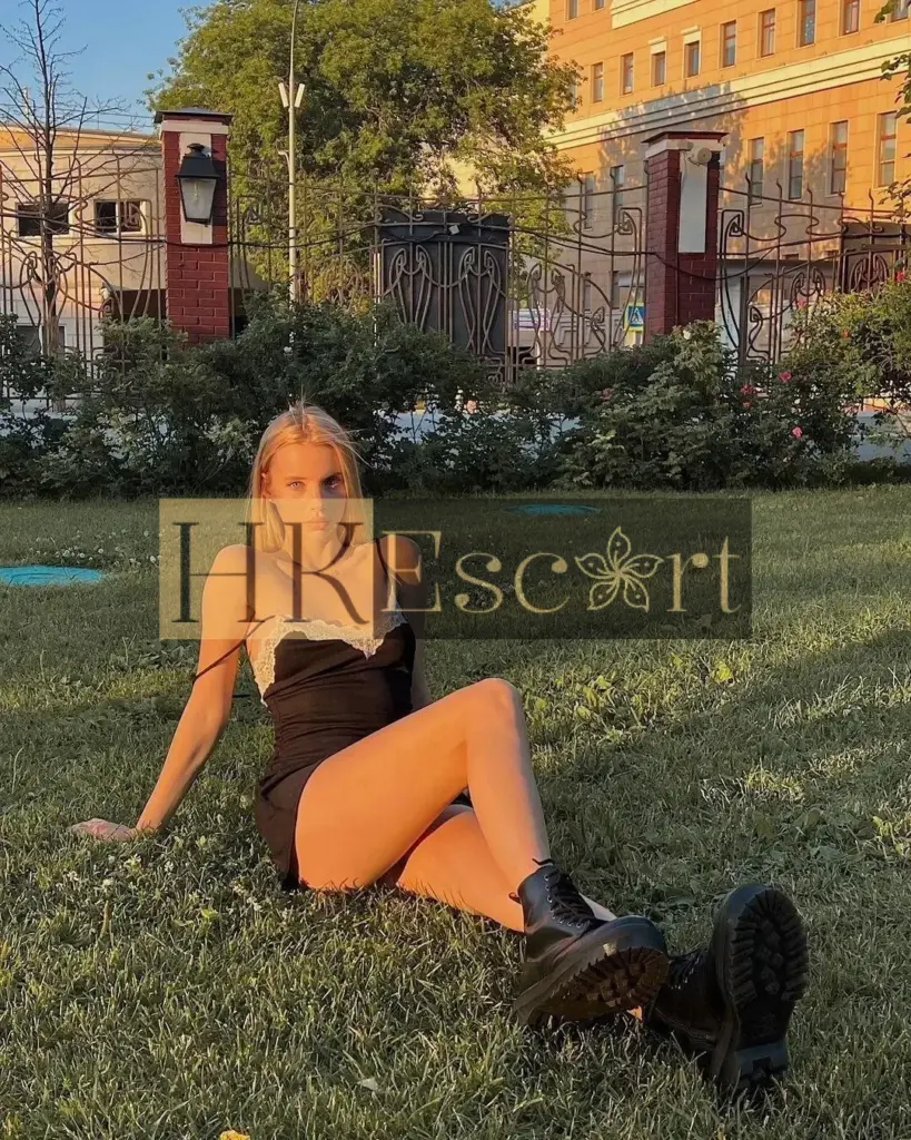 Gabriella - Escort Hong Kong, bust 2, height 175 cm, weight 58 kg