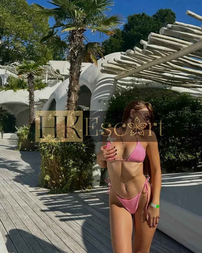 Noelle, 19 years old, weight 59 kg, height 175 cm