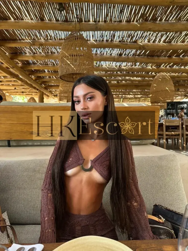 Violet - Escort Hong Kong, bust 2, height 175 cm, weight 56 kg