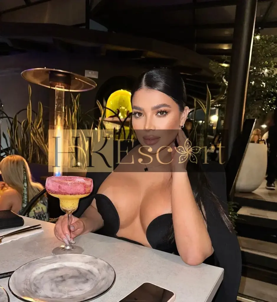 Serena - Escort Hong Kong, bust 3, height 175 cm, weight 60 kg