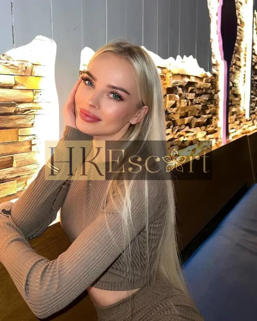 Zoelle - Escort Hong Kong, bust 2, height 175 cm, weight 55 kg