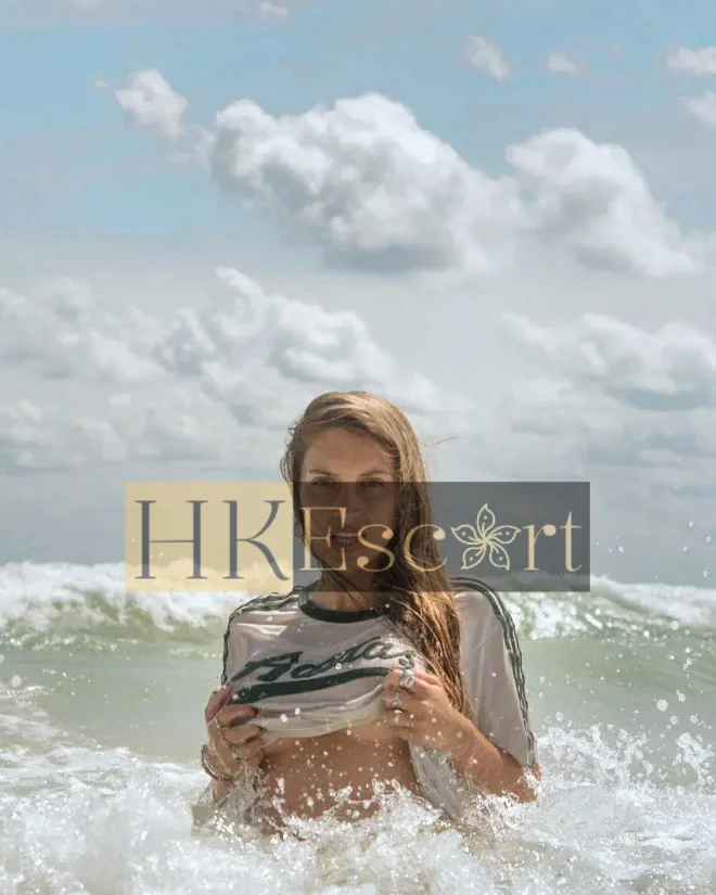Isa, 21 years old, weight 60 kg, height 163 cm