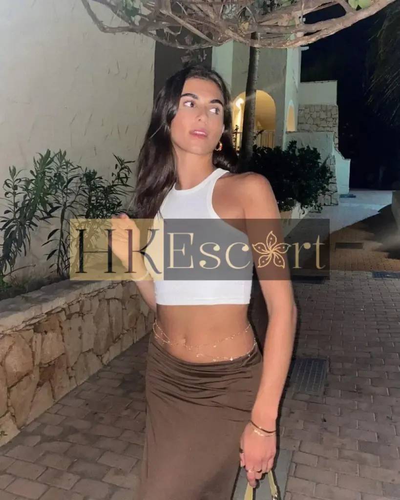 Layla - Escort Hong Kong, bust 2, height 176 cm, weight 59 kg
