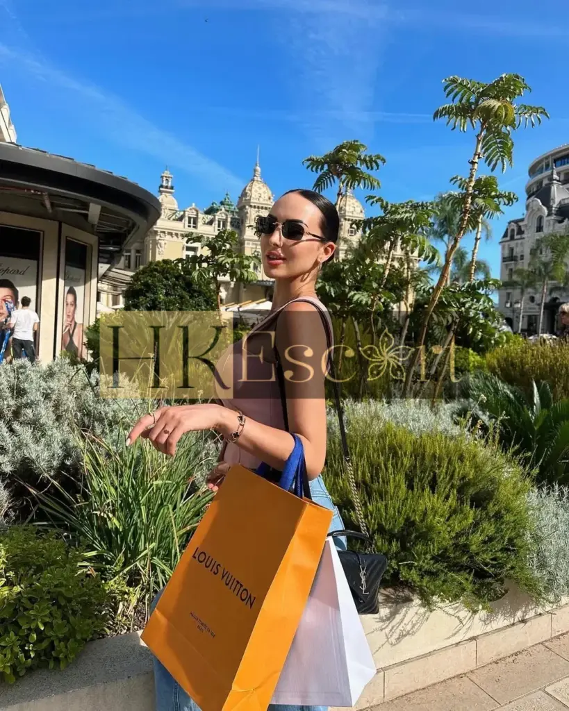 Juliette - Escort Hong Kong, bust 4, height 172 cm, weight 61 kg