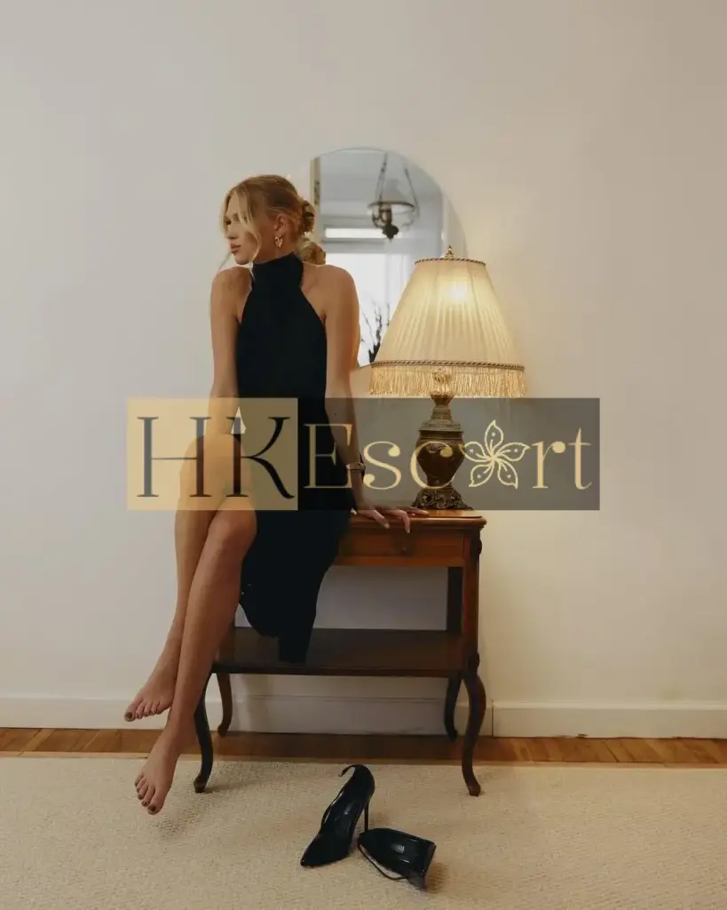 Caroline - Escort Hong Kong, bust 1, height 175 cm, weight 59 kg
