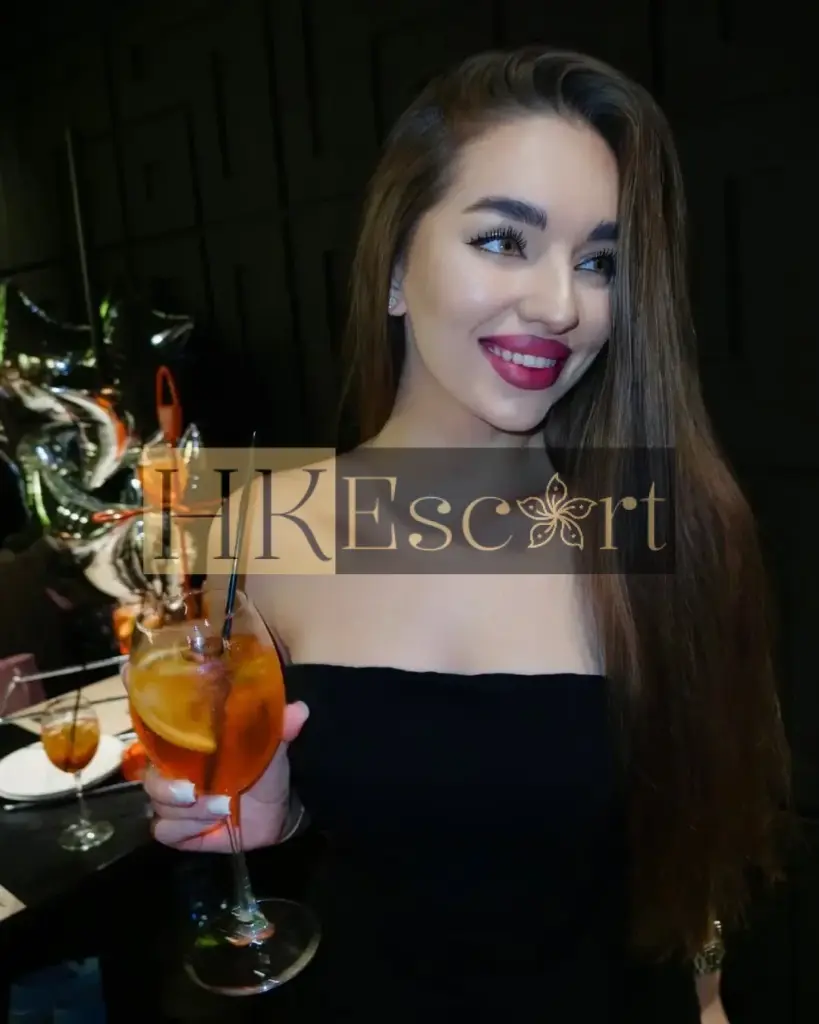 Stella - Escort Hong Kong, bust 2, height 175 cm, weight 57 kg