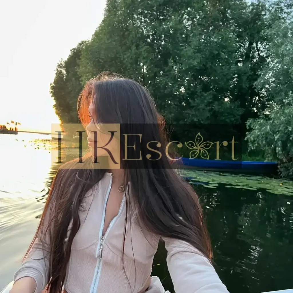 Adeline - Escort Hong Kong, bust 3, height 175 cm, weight 59 kg