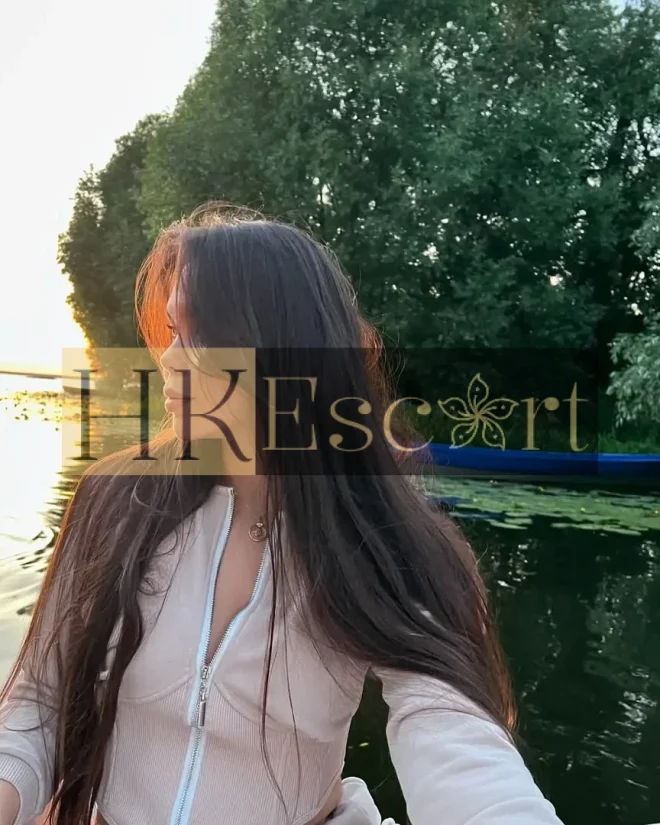Adeline, 24 years old, weight 59 kg, height 175 cm