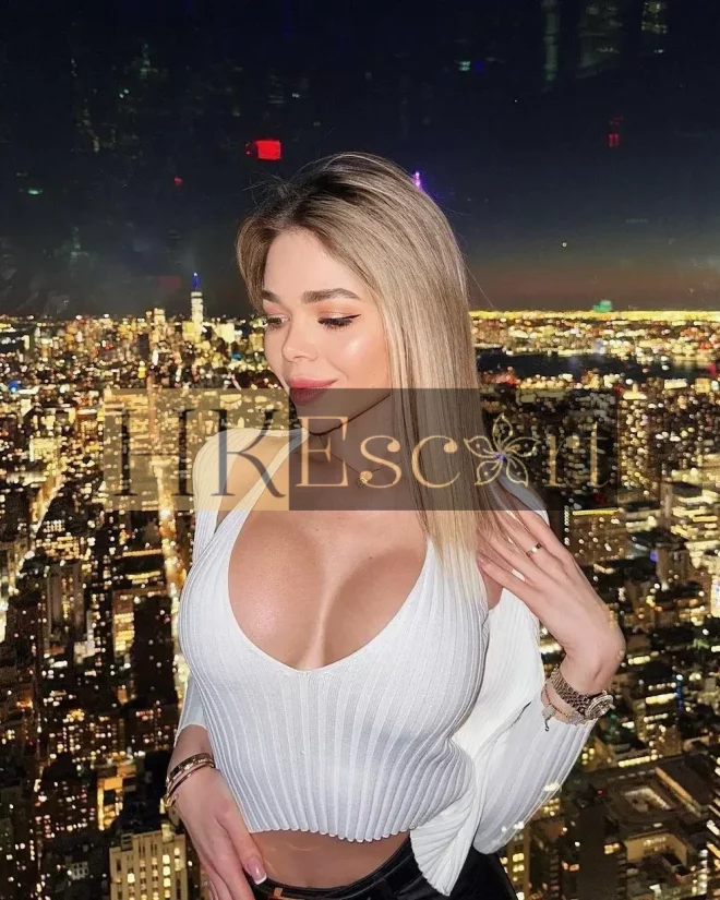 Cara, 19 years old, weight 57 kg, height 173 cm