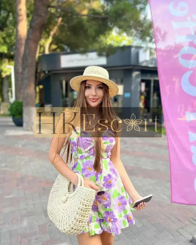 Courtney - Escort Hong Kong, bust 2, height 176 cm, weight 58 kg