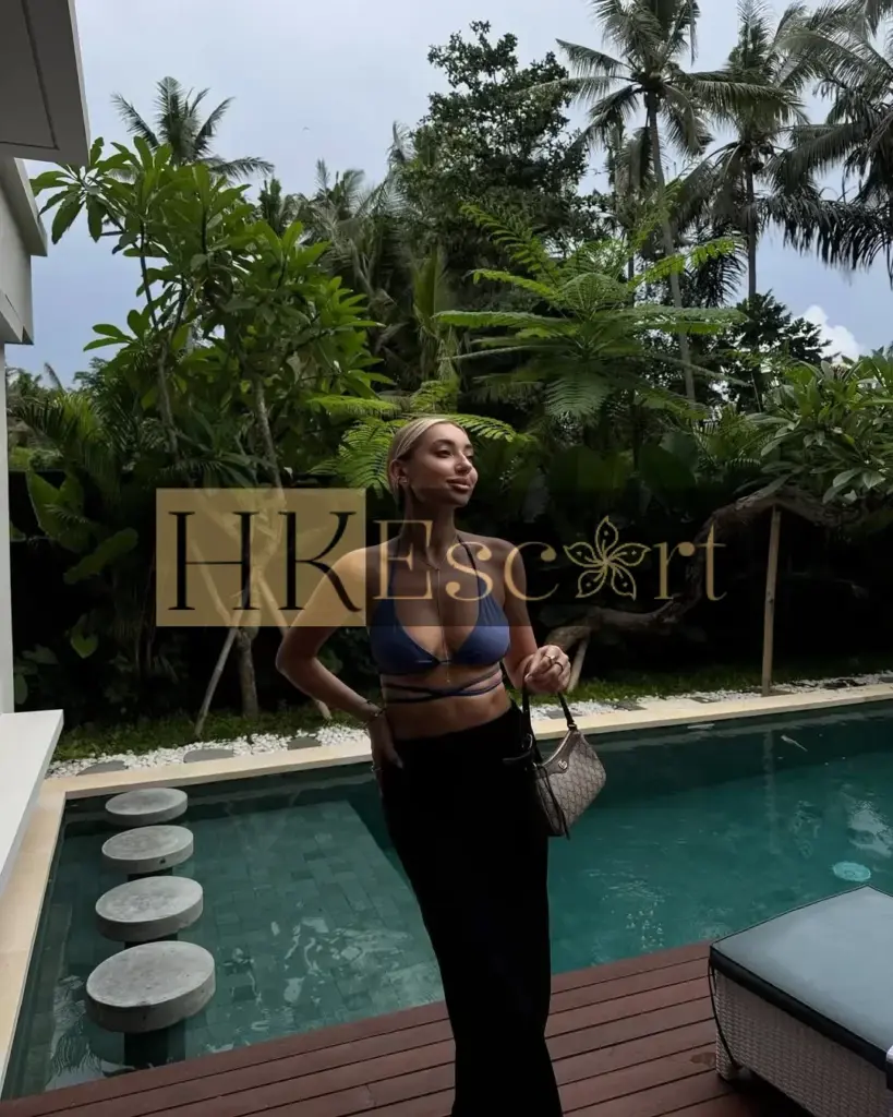 Vivienne - Escort Hong Kong, bust 3, height 170 cm, weight 55 kg