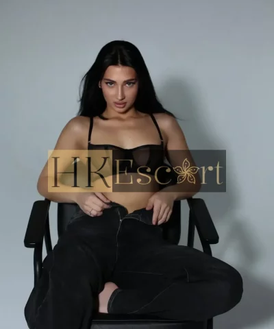 Aria, 22 years old, weight 60 kg, height 178 cm