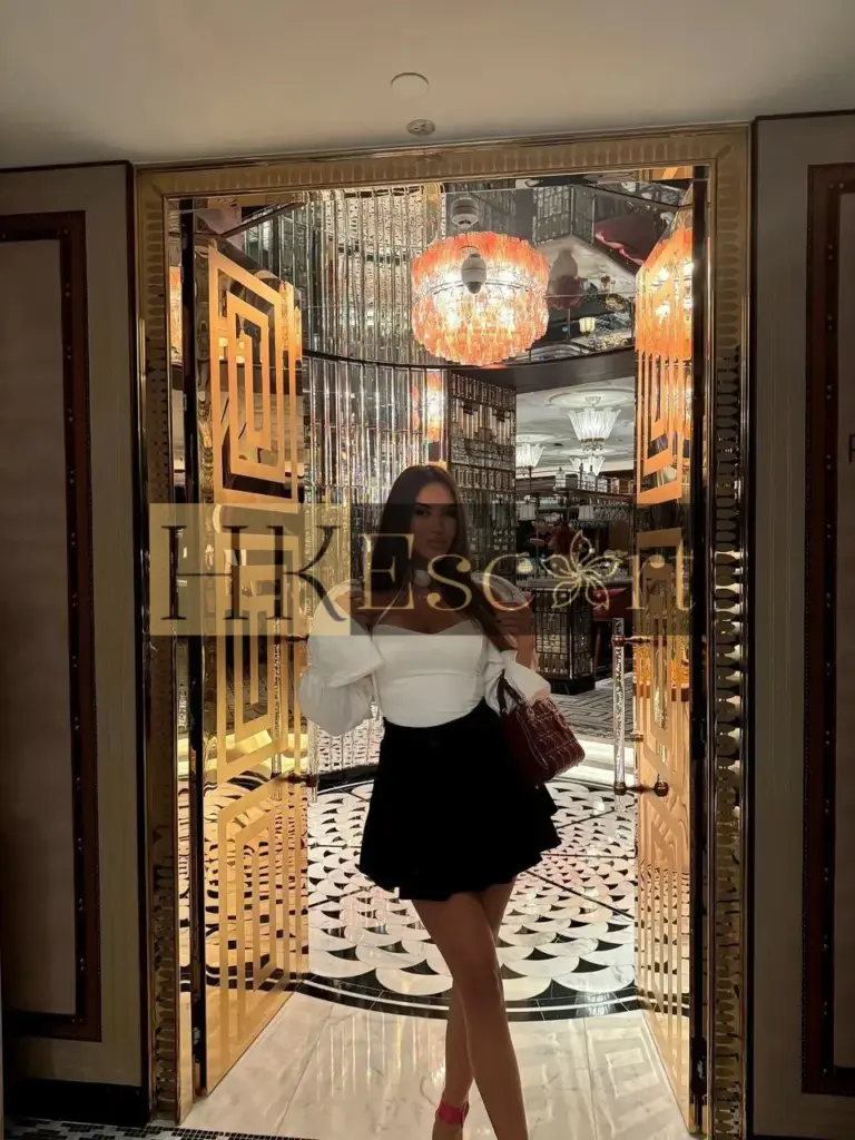 Artemida - Escort Hong Kong, bust 2, height 178 cm, weight 59 kg