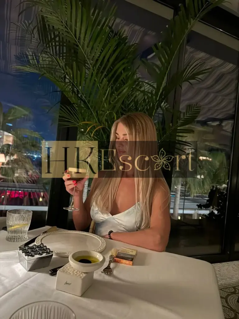 Talia - Escort Hong Kong, bust 2, height 162 cm, weight 49 kg