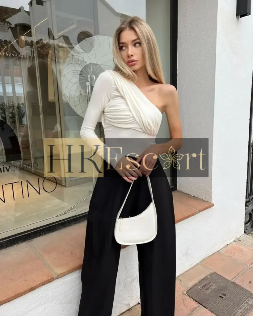 Lana - Escort Hong Kong, bust 1, height 175 cm, weight 57 kg