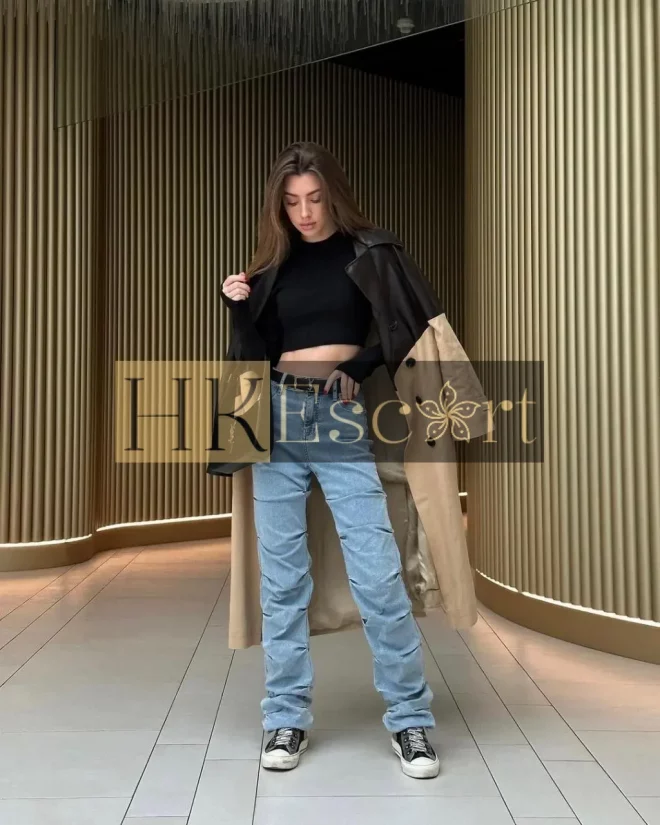 Leila, 24 years old, weight 56 kg, height 172 cm