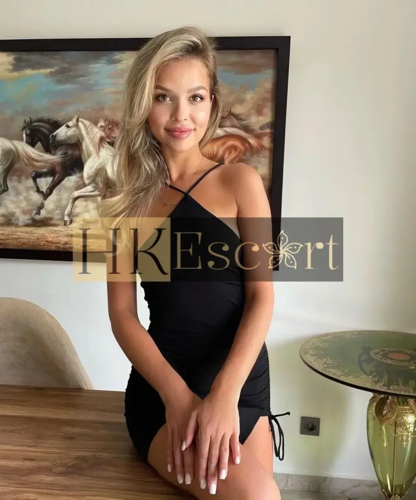 Estelle - Escort Hong Kong, bust 1, height 167 cm, weight 55 kg