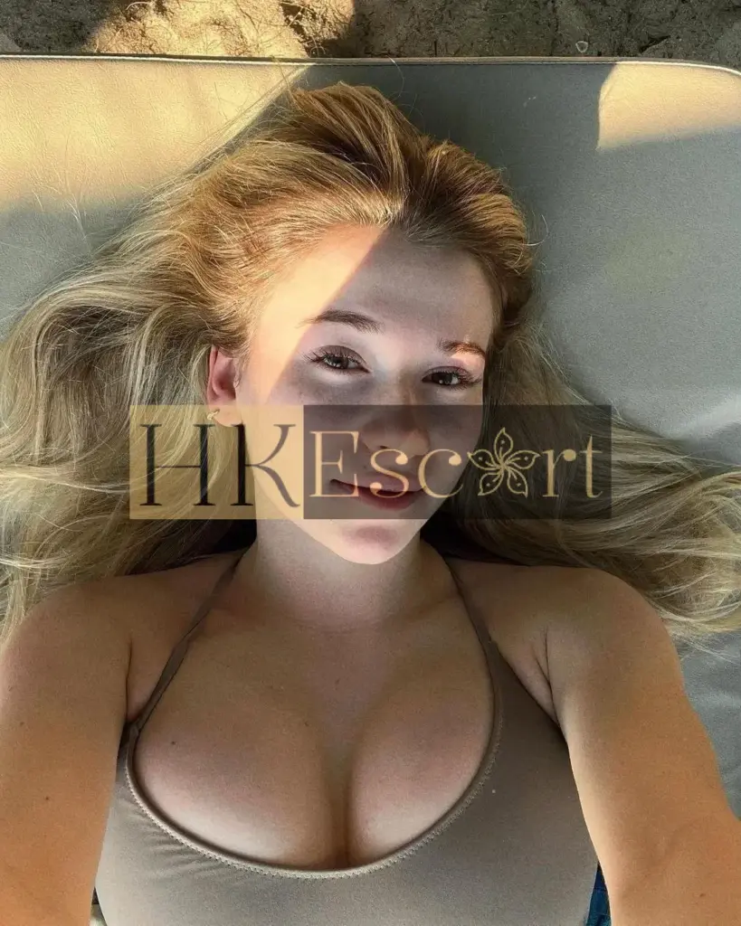 Amira - Escort Hong Kong, bust 3, height 179 cm, weight 62 kg