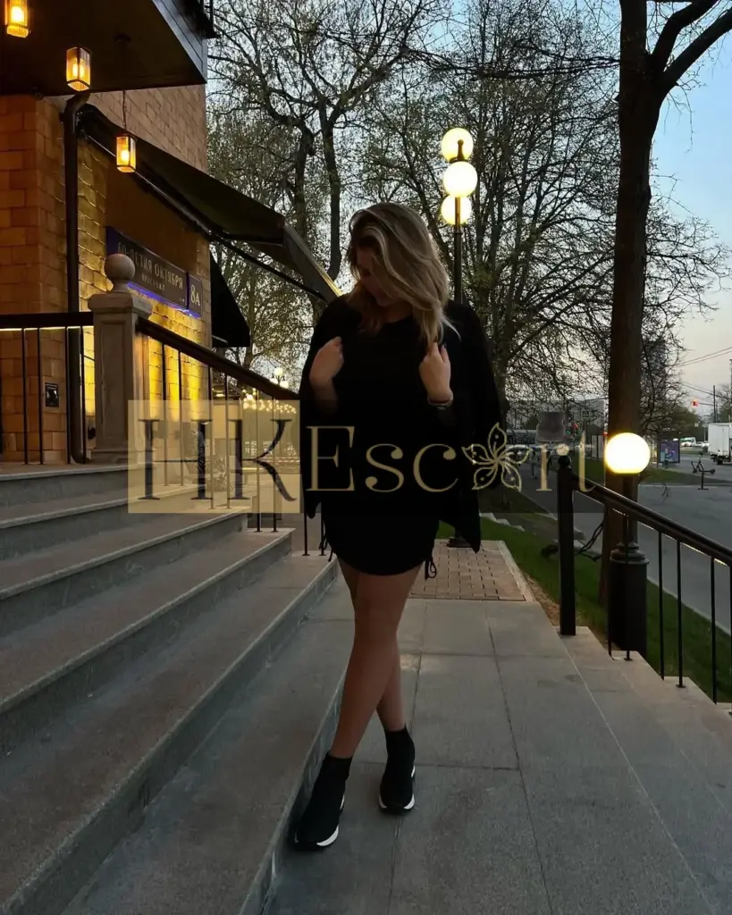 Eloise - Escort Hong Kong, bust 2, height 170 cm, weight 58 kg