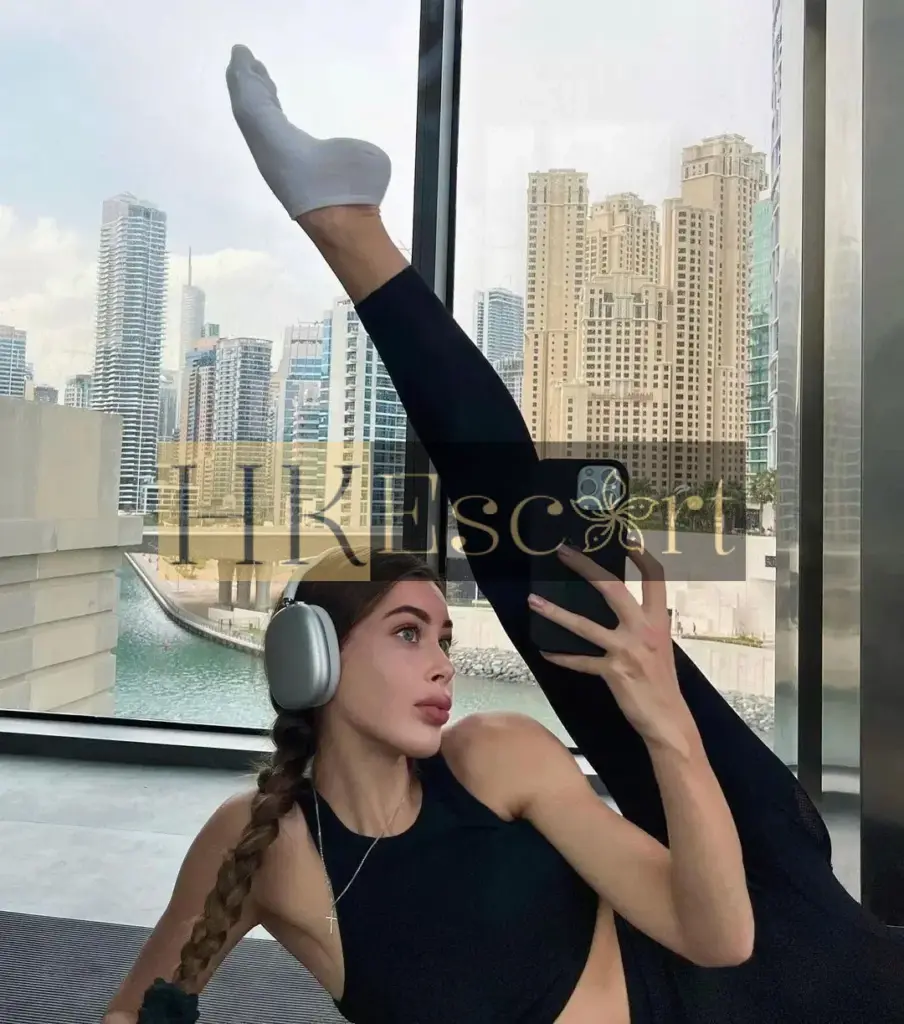 Julia - Escort Hong Kong, bust 2, height 170 cm, weight 56 kg