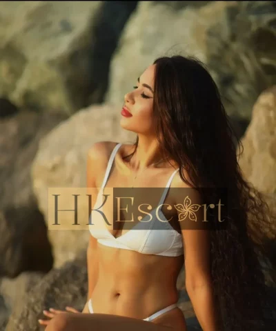 Leila, 30 years old, weight 53 kg, height 167 cm
