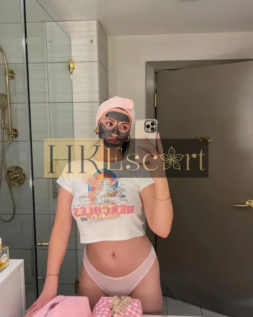 Lauren - Escort Hong Kong, bust 3, height 176 cm, weight 60 kg